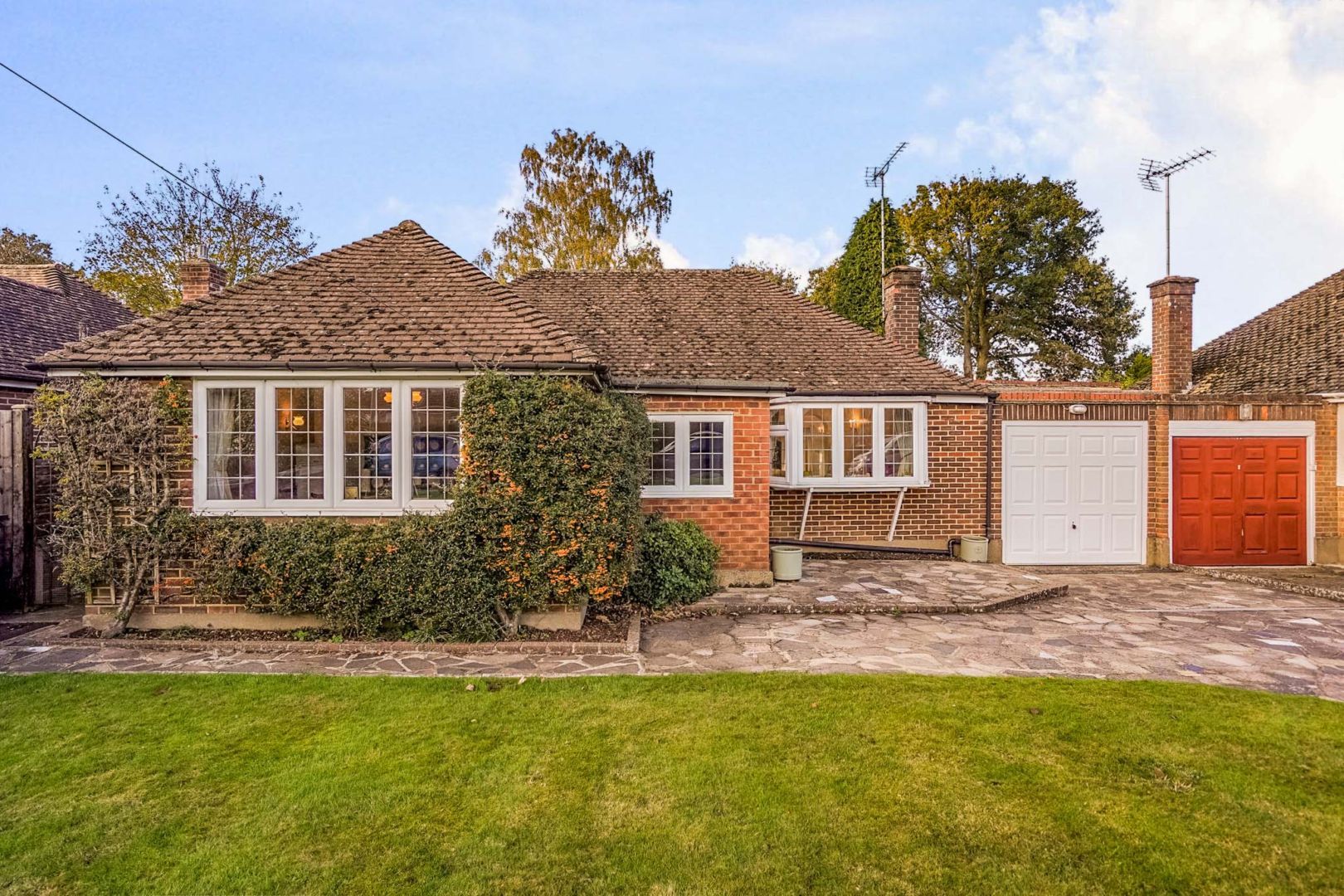 3 bed detached bungalow for sale in Green Lane, Bovingdon, Hemel