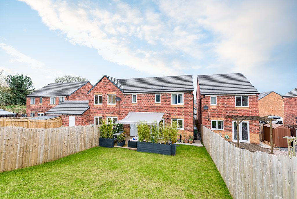 3 bed semidetached house for sale in Tomlinson Place, Rishton