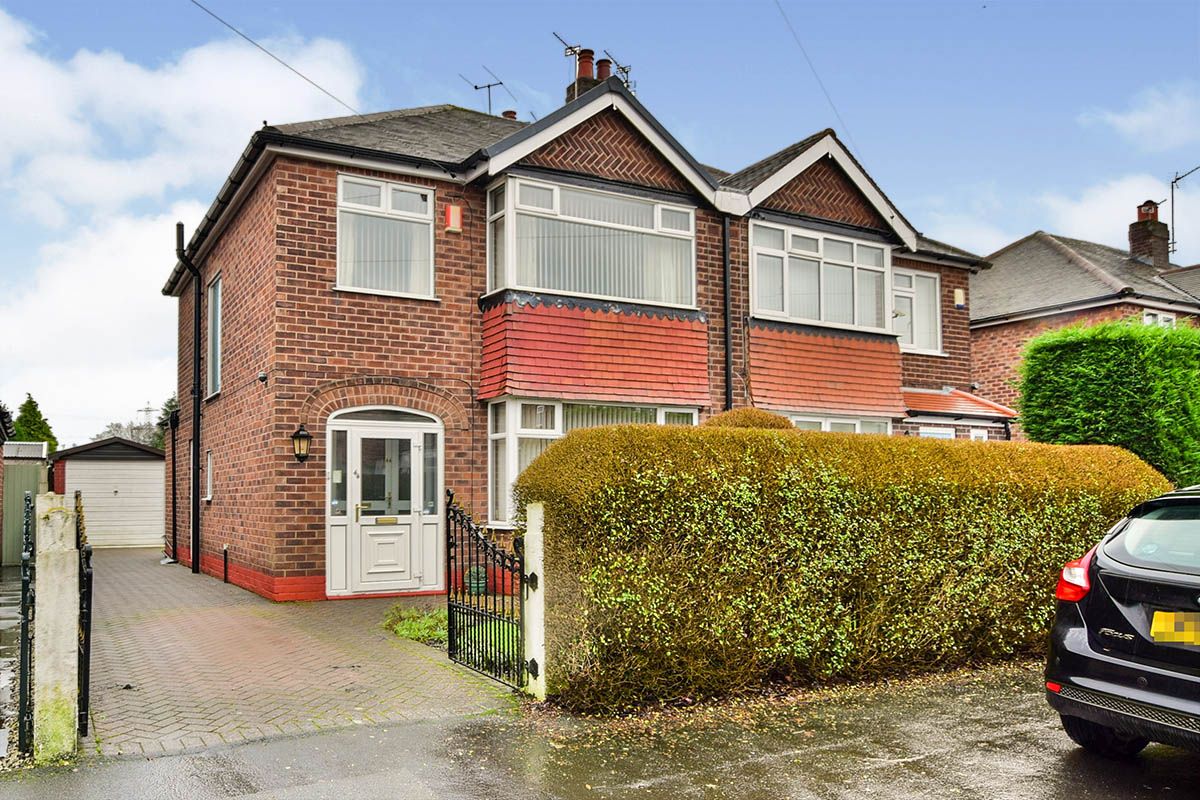 3 bed semidetached house for sale in Ravenstone Drive, Sale, Greater