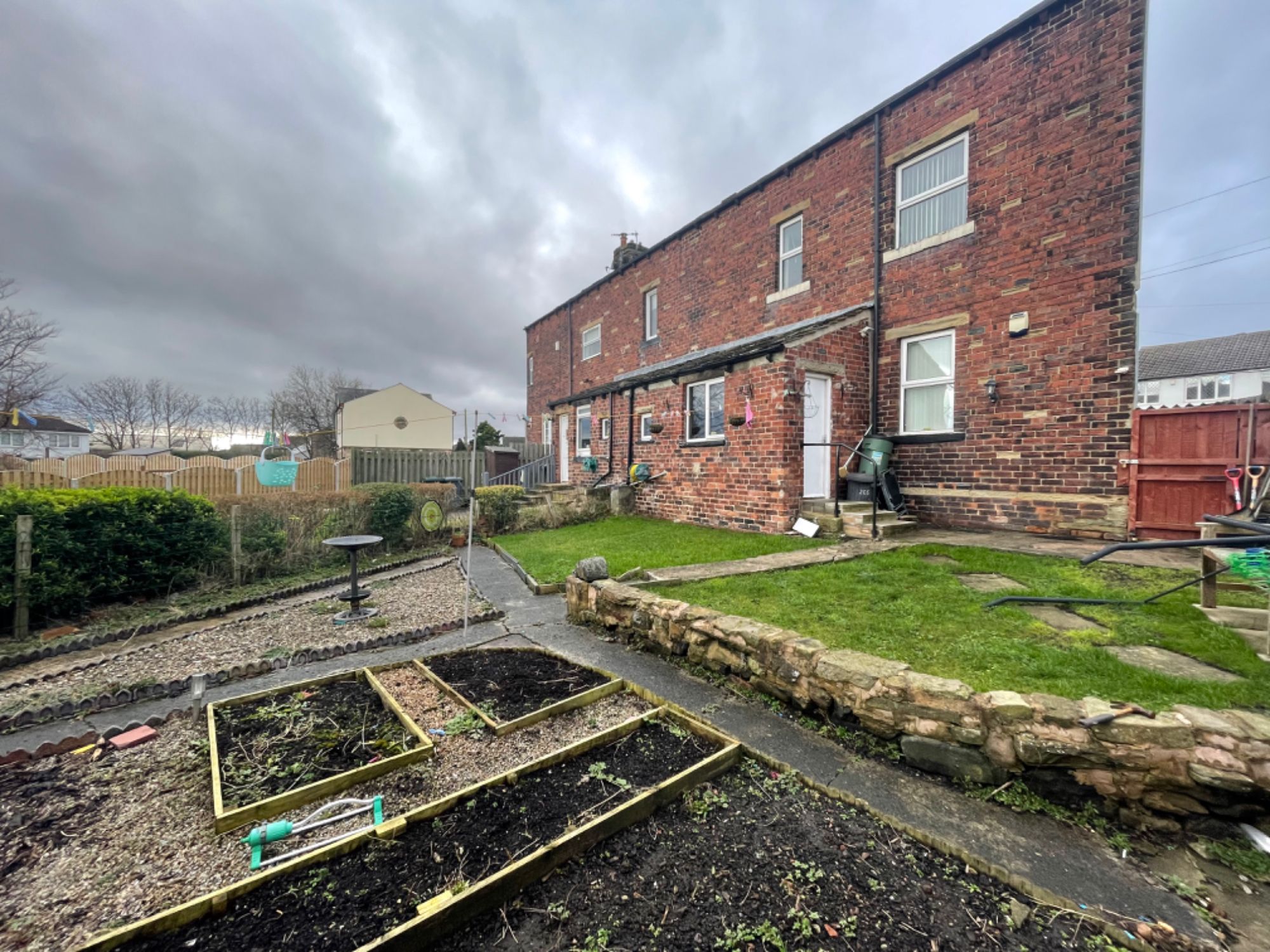 2 bed end terrace house for sale in Roberttown Lane, Liversedge WF15