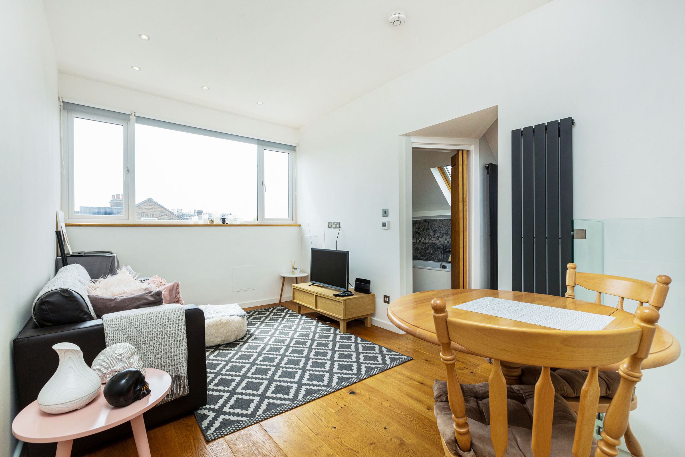 Estreham Road, Streatham, London SW16  