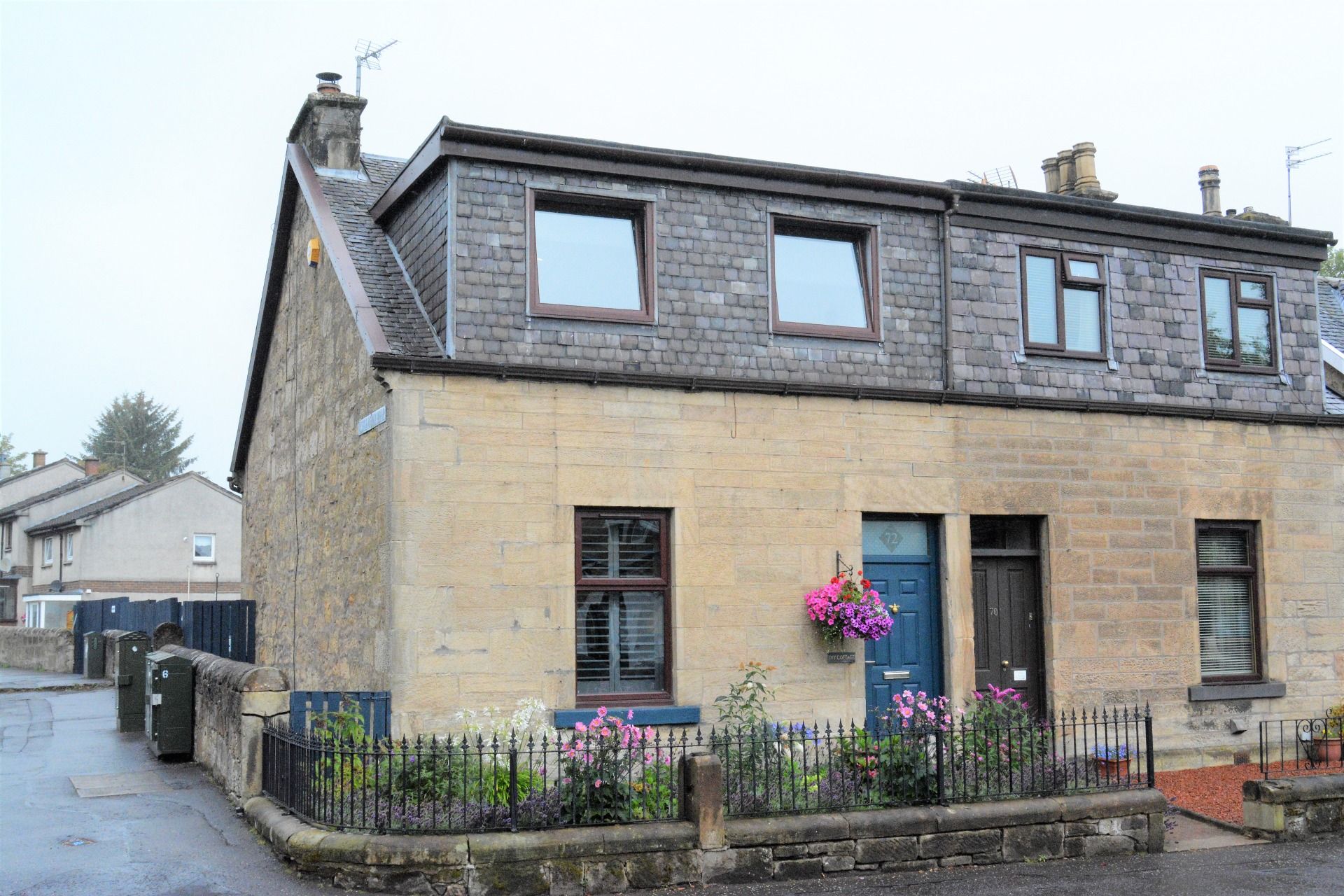 3 bed semidetached house for sale in Glasgow Road, Denny