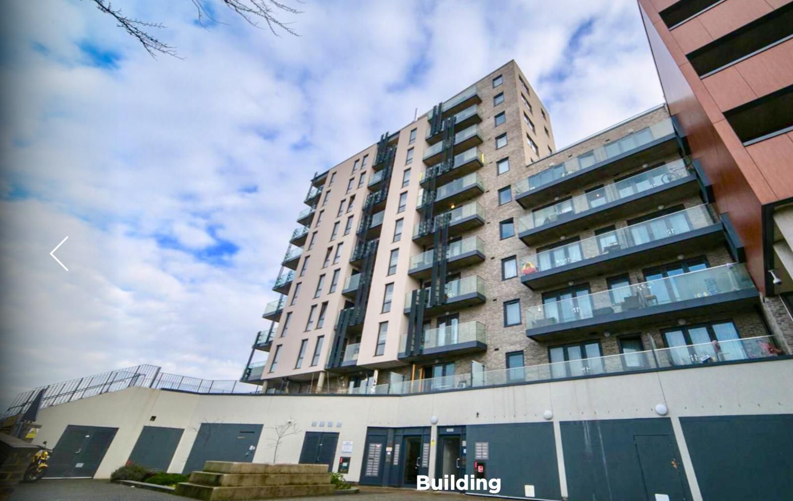 3 bed shared to rent in St Ives Place Devons Wharf