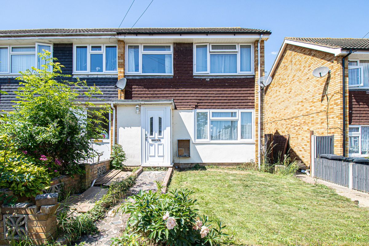 3 bed end terrace house for sale in Bramble Road, LeighOnSea SS9 Zoopla