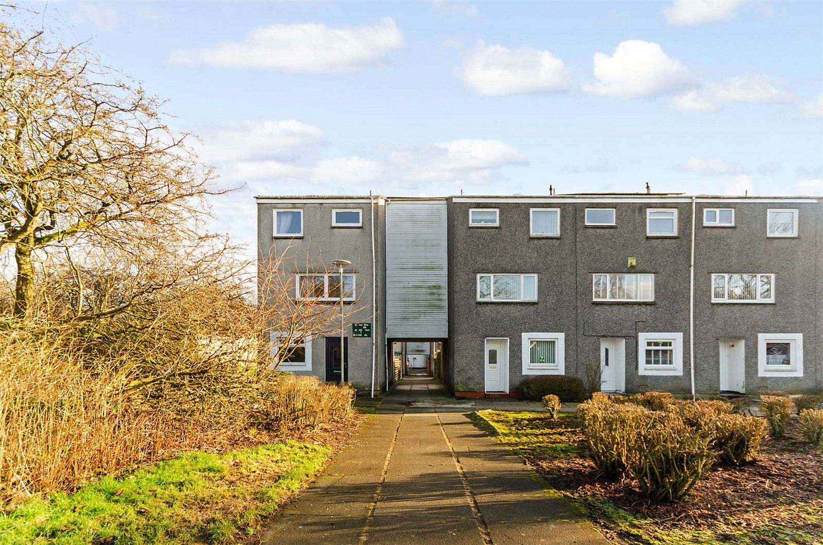 4 bed linkdetached house for sale in Marmion Road, Cumbernauld