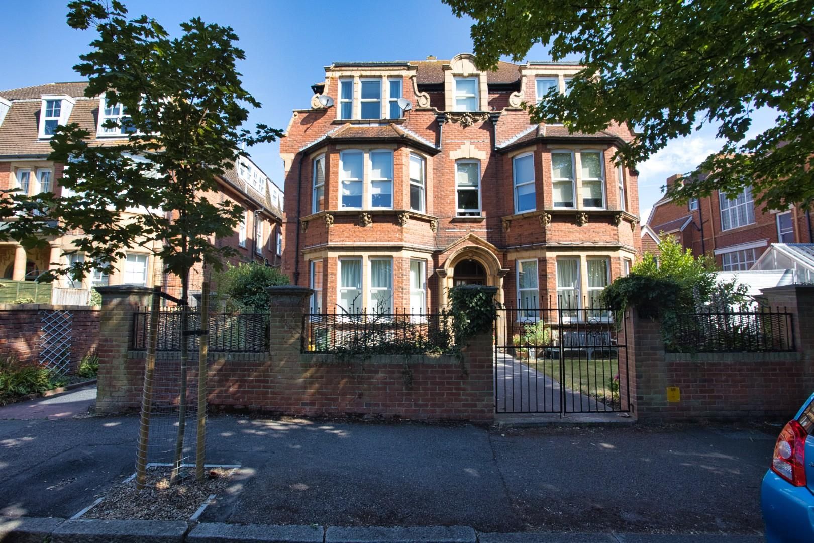 2 bed flat for sale in Grimston Gardens, Folkestone CT20 Zoopla