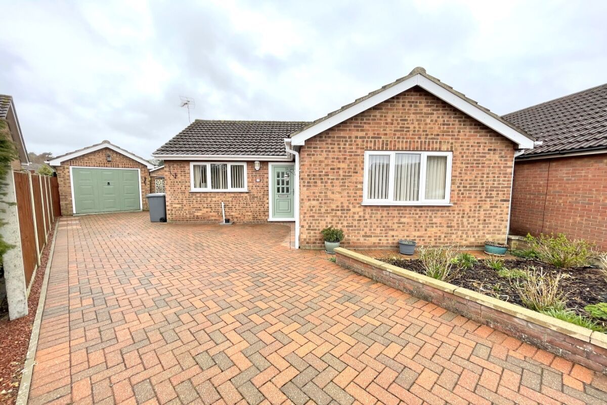 2 bed bungalow for sale in Harrisons Drive, Sprowston, Norwich NR7 Zoopla