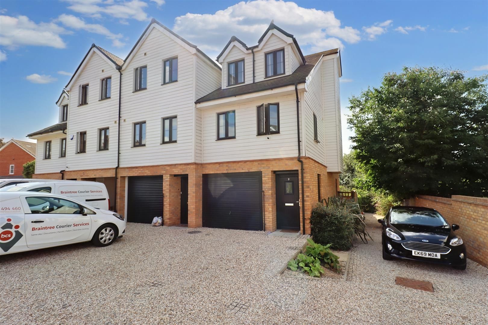 3 bed end terrace house for sale in Dovehouse Yard, Braintree CM7 Zoopla