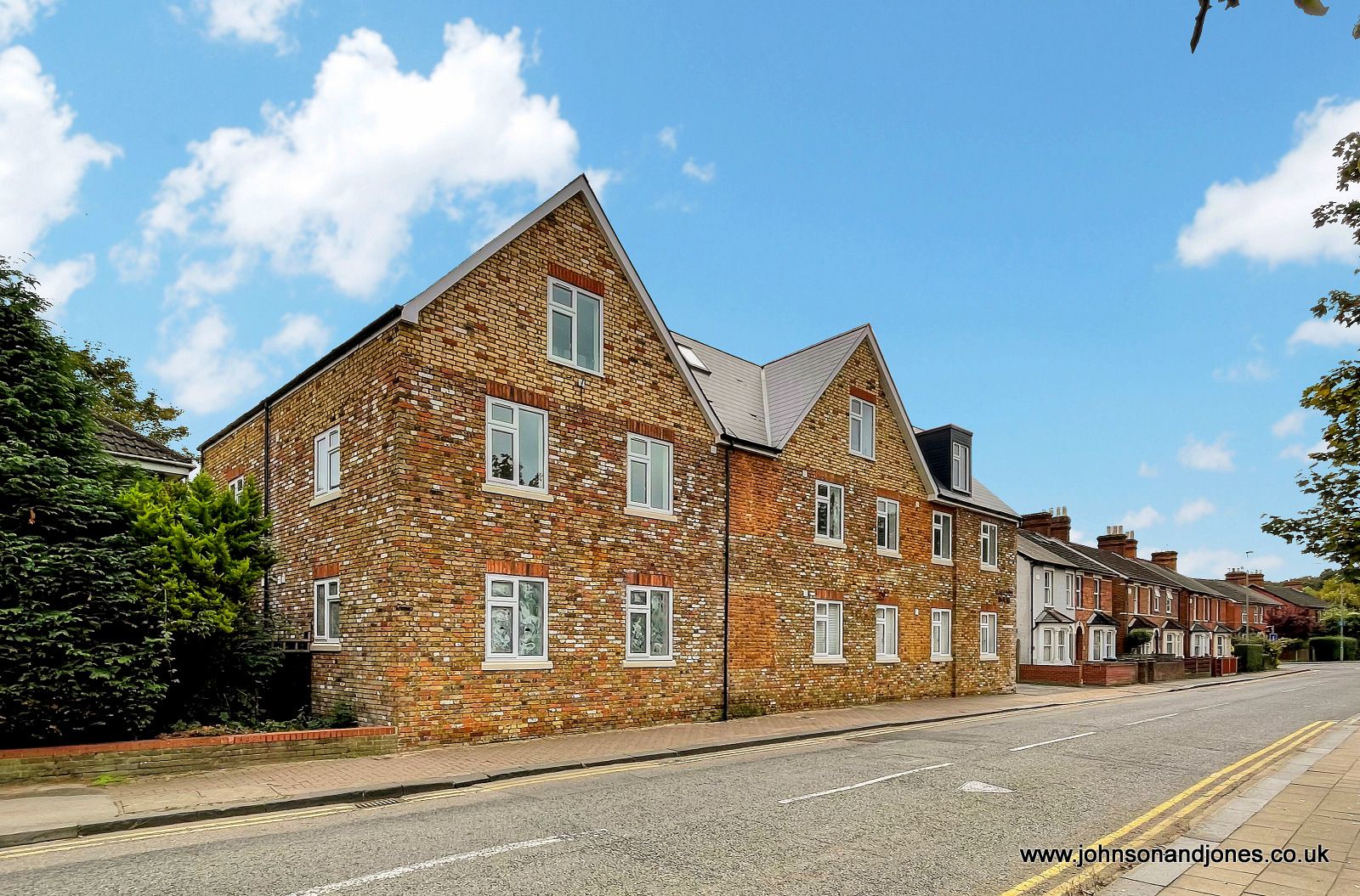 1 bed flat to rent in Guildford Road, Chertsey KT16 Zoopla