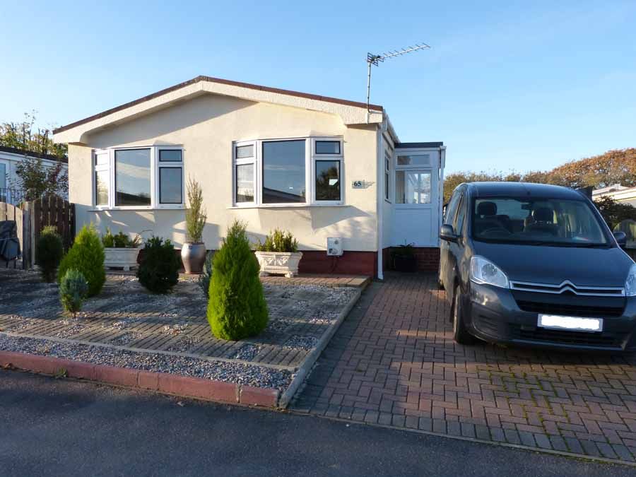 2 bed mobile/park home for sale in Tregatillian Homes Park, St Columb