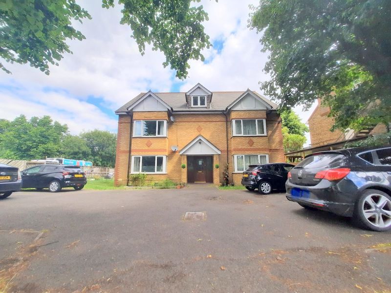 2 bed flat for sale in Hanworth Road, Feltham TW13 Zoopla