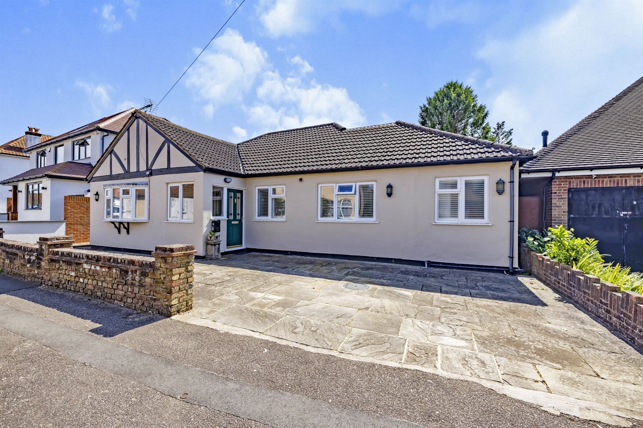 3 bed detached bungalow for sale in Elm Avenue, Watford WD19 Zoopla