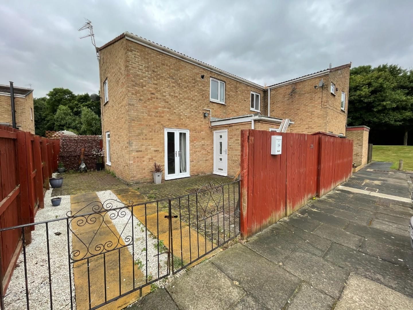 3 bed semidetached house for sale in Woodford Walk, Thornaby, Stockton