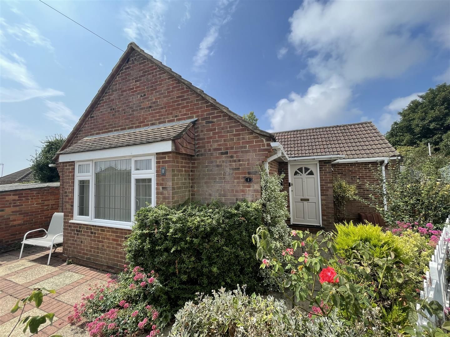 2 bed detached bungalow for sale in Fallowfield Close, Hove BN3 Zoopla