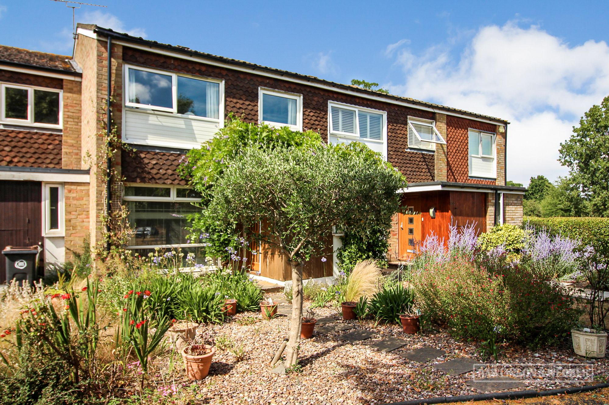3 bed terraced house for sale in Buckingham Gardens, West Molesey
