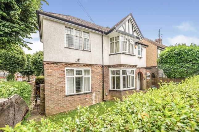 Montrose Avenue, Luton, Bedfordshire, England LU3  