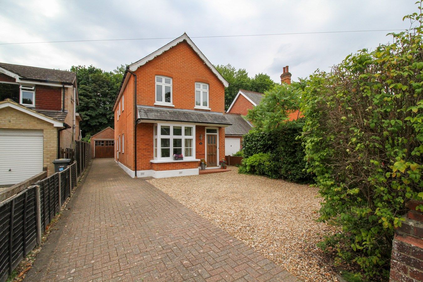 4 bed detached house for sale in Aldershot Road, Fleet GU51 Zoopla