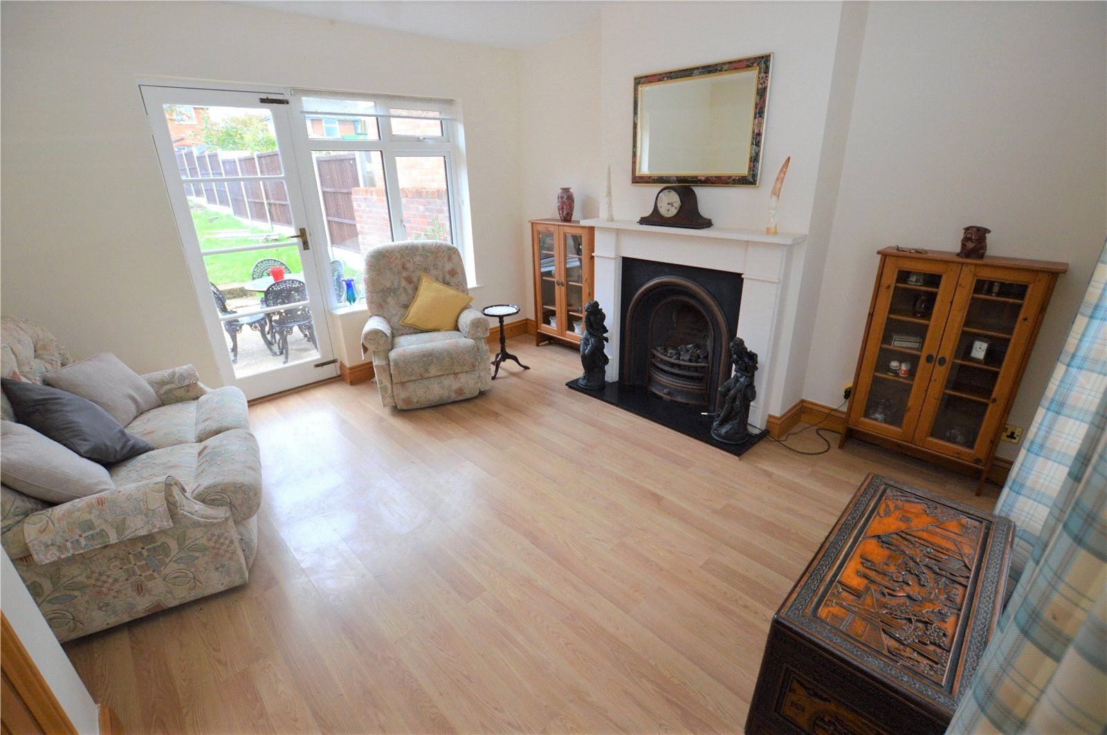 2 bed bungalow for sale in Hadrian Avenue, Dunstable, Bedfordshire LU5