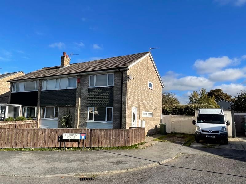 4 bed semidetached house for sale in Briardene Court,