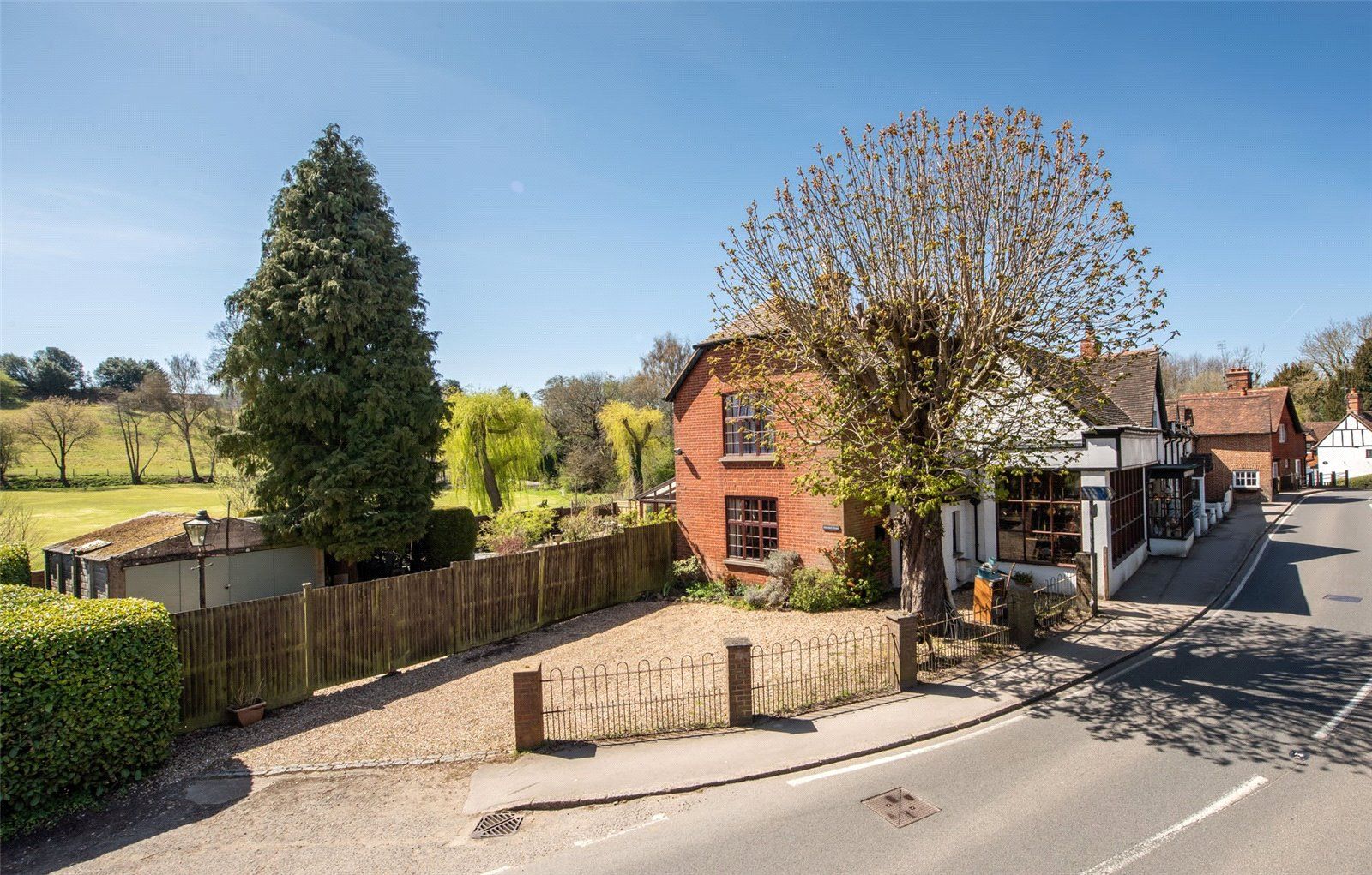 3 bed end terrace house for sale in Guildford Road, Abinger Hammer