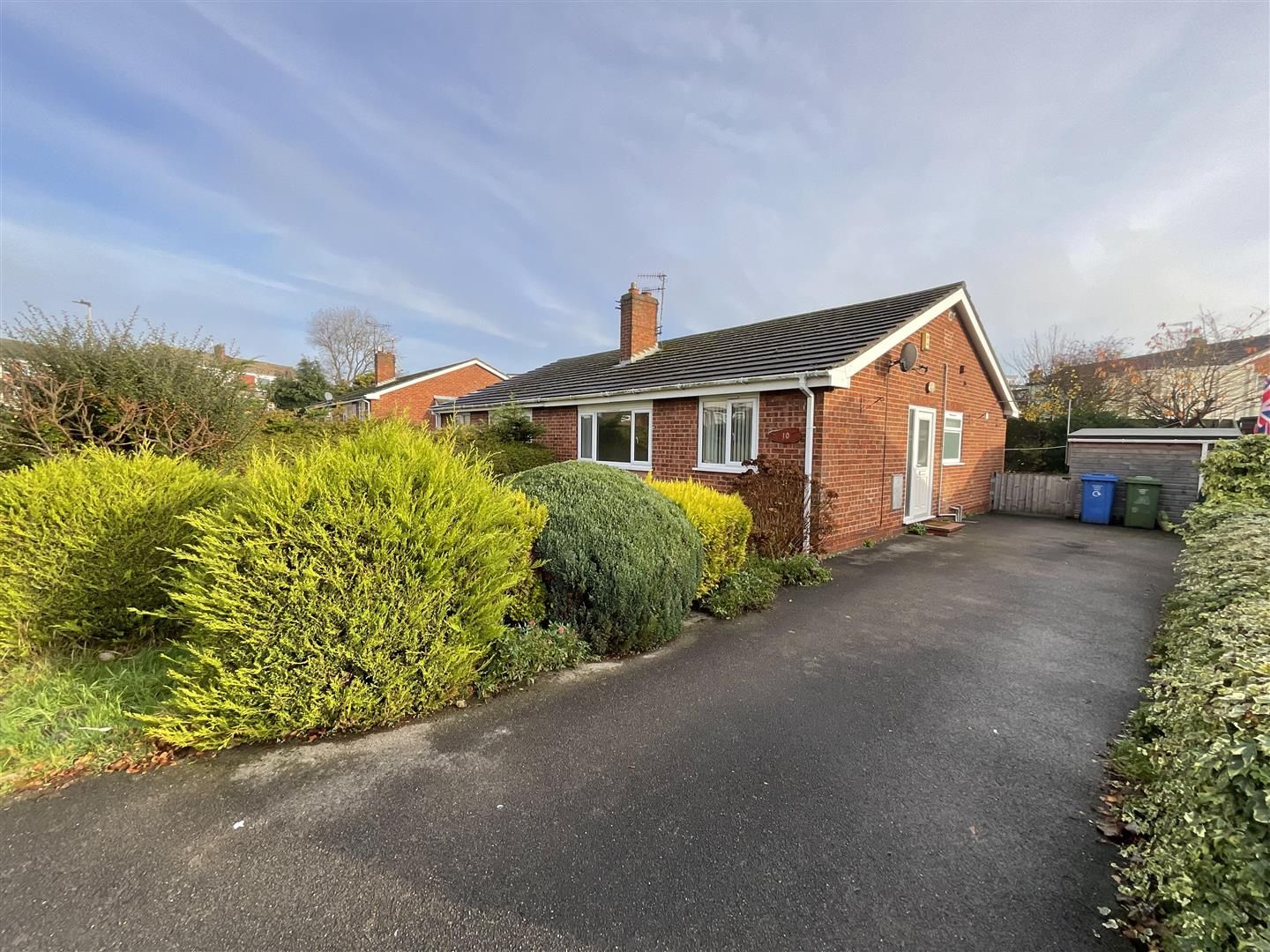 2 bed semidetached bungalow for sale in Pindar Road, Eastfield