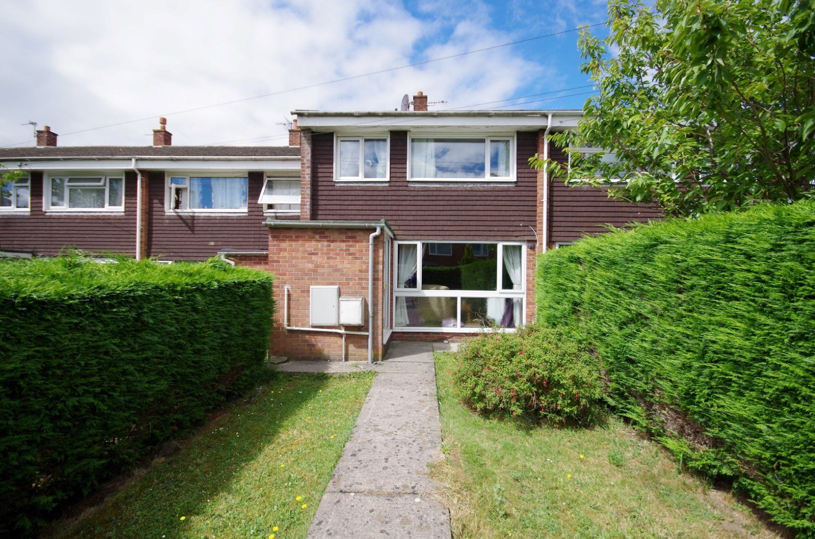 3 bed terraced house to rent in Cedar Close, Patchway, Bristol