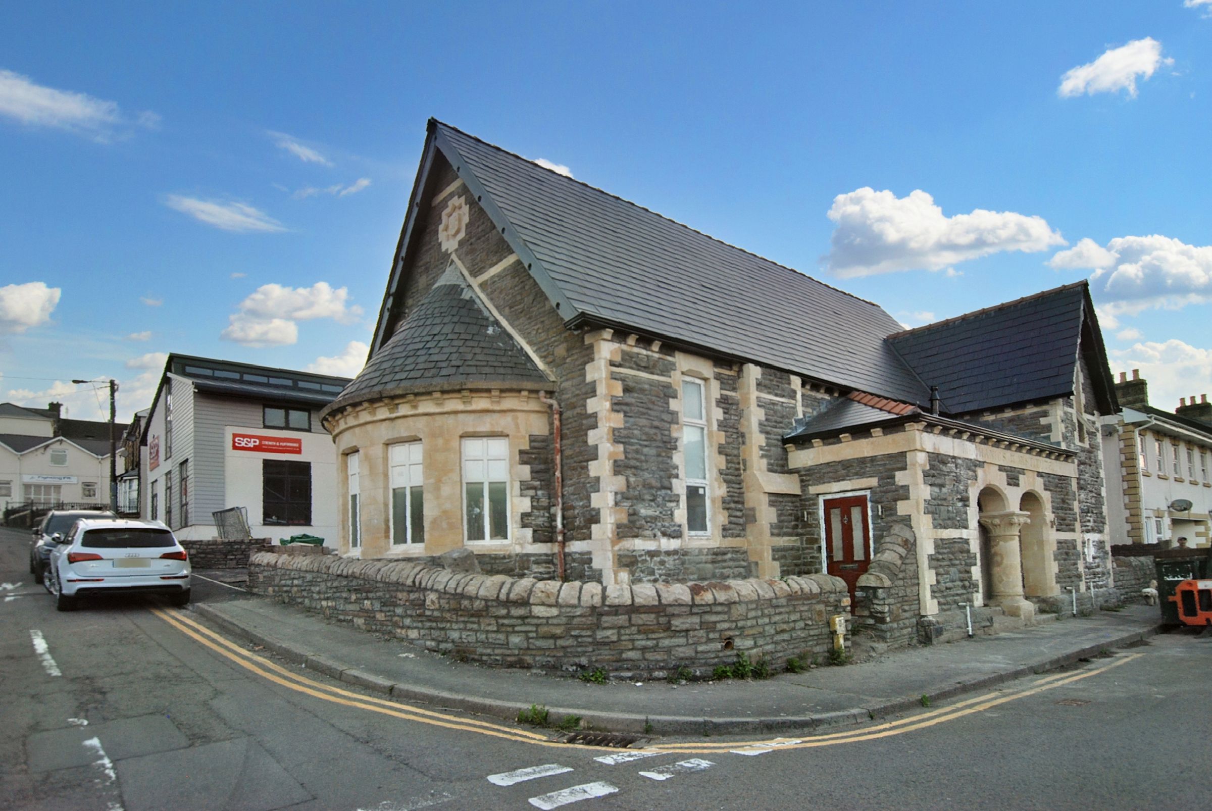 3 bed end terrace house for sale in Commercial Street, Griffithstown