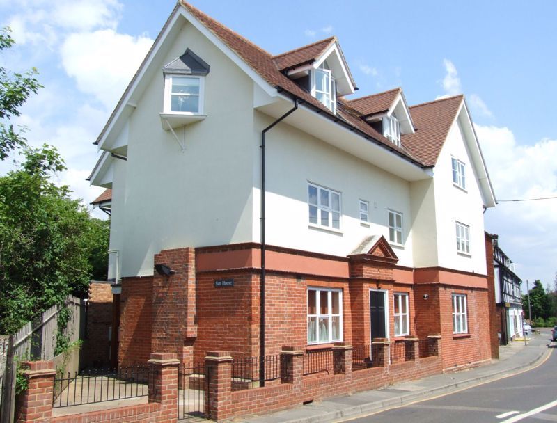 2 bed flat to rent in Street, Godalming GU7 Zoopla
