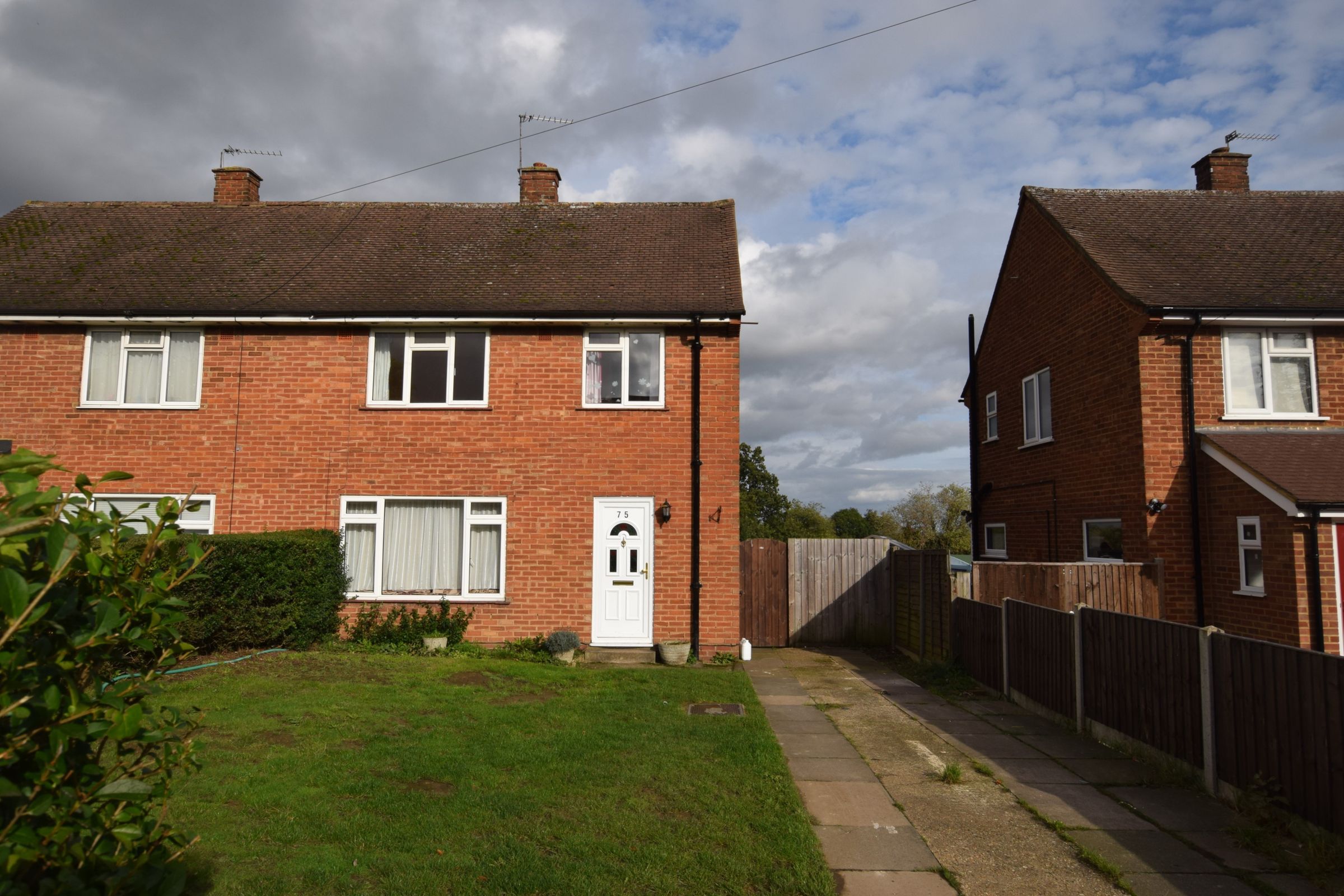 3 bed semidetached house to rent in Summerhouse Way, Abbots Langley