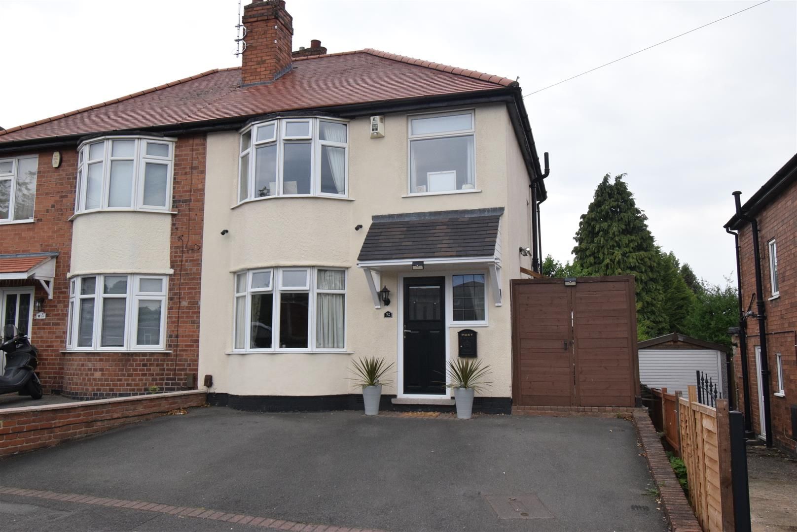 3 bed semidetached house for sale in Constable Lane, Littleover, Derby