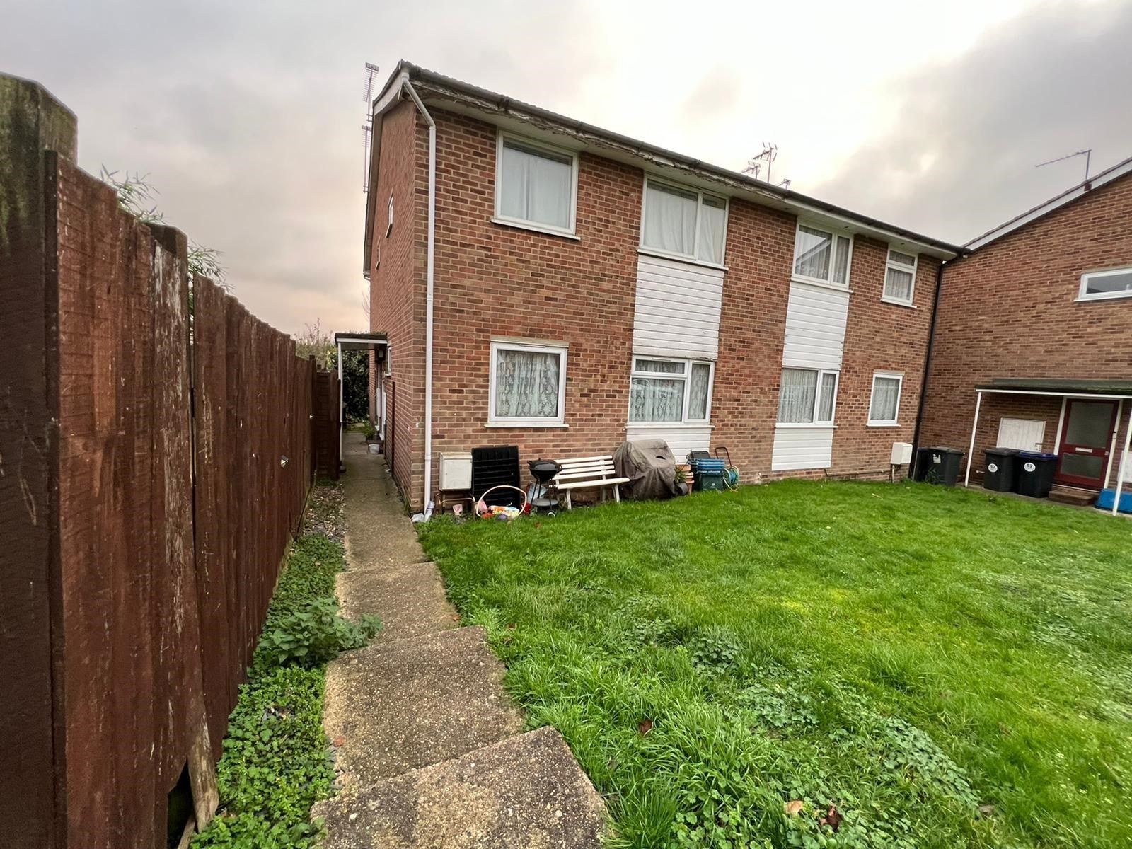 2 bed terraced house to rent in Trapstyle Road, Ware SG12 Zoopla