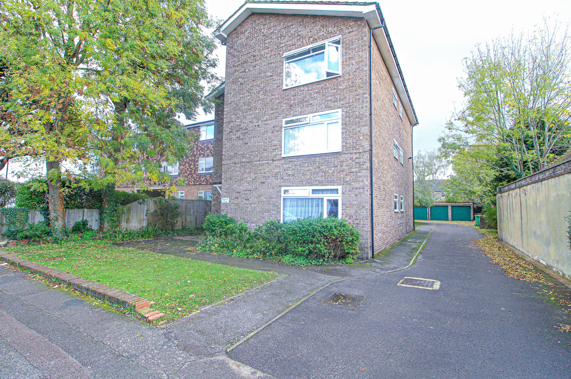 1 bed flat to rent in Kavanagh Court, Lime Grove, New Malden KT3 Zoopla