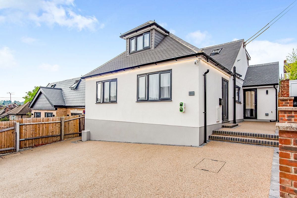 4 bed bungalow for sale in Bower Road, Hextable, Swanley BR8 Zoopla