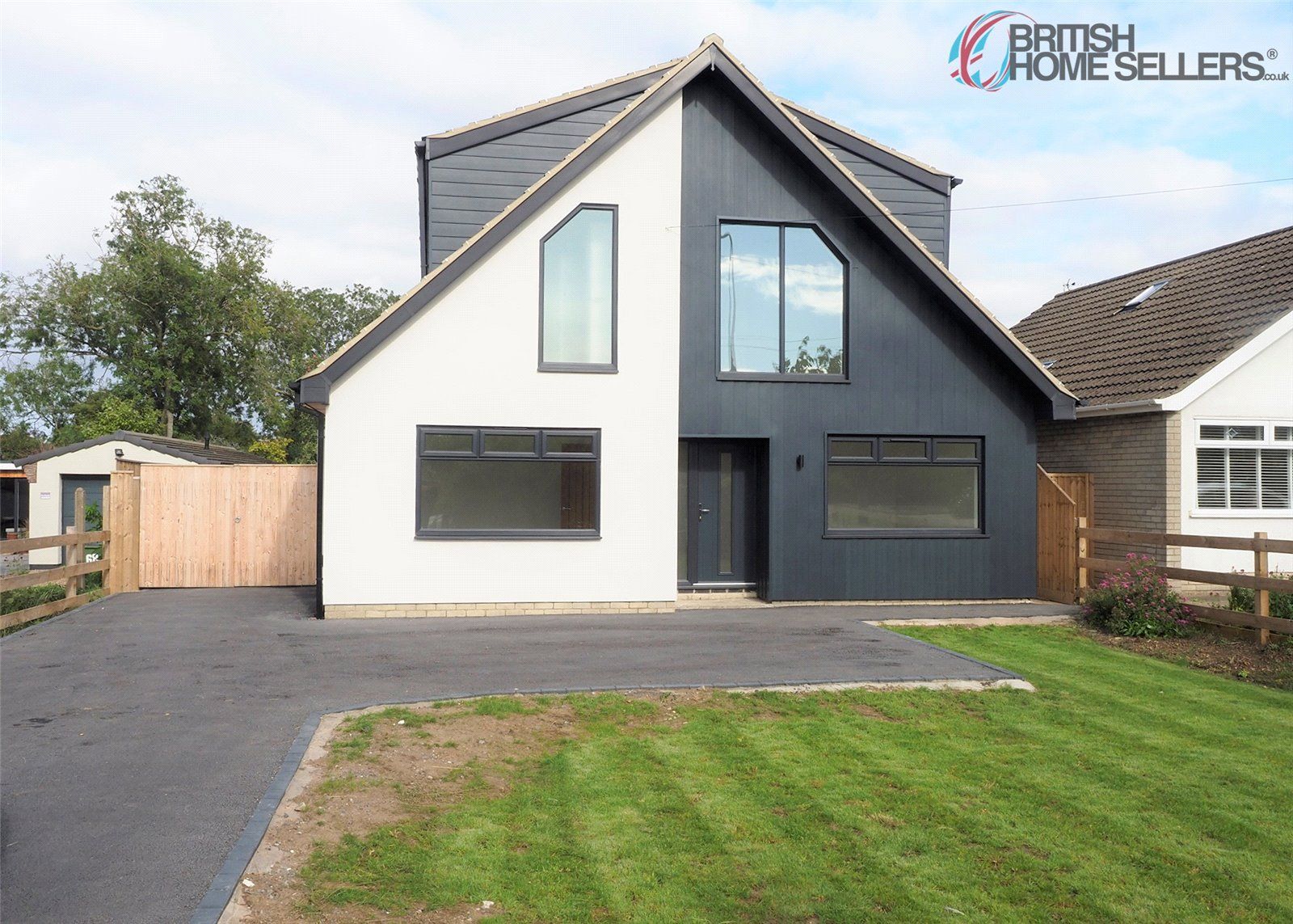 5 bed detached house for sale in Stallingborough Road, Healing, Grimsby