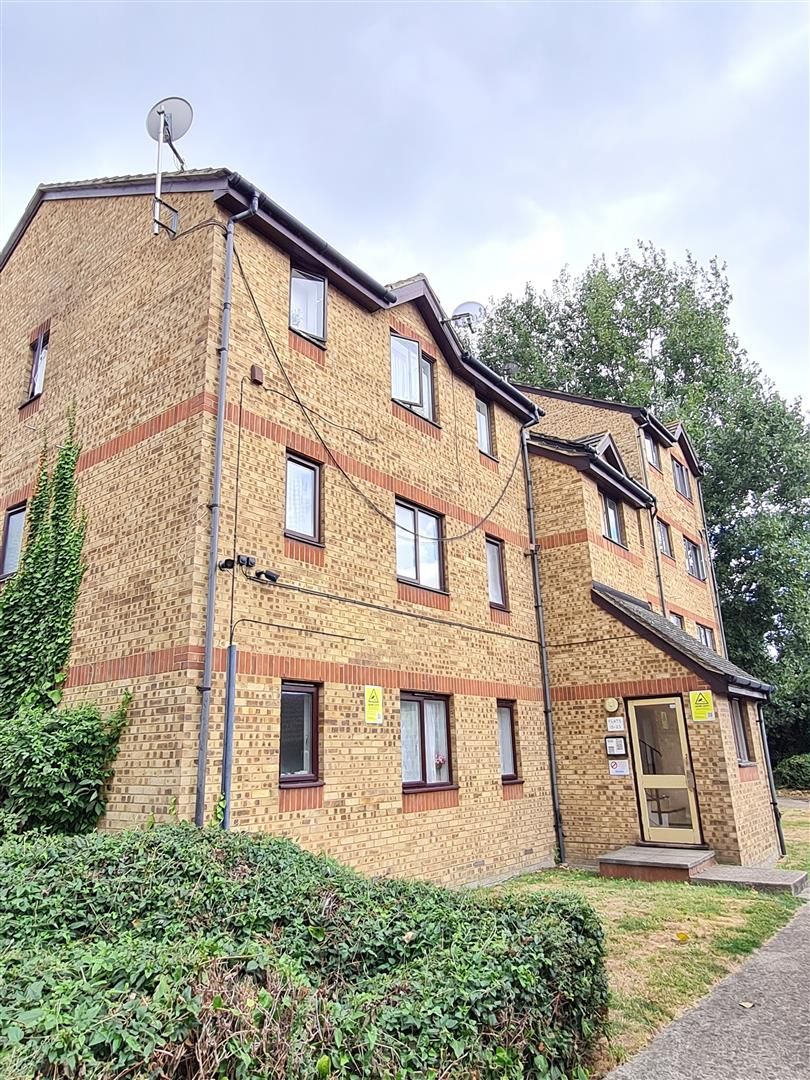 1 bed flat to rent in Porter Close, Grays RM20 Zoopla
