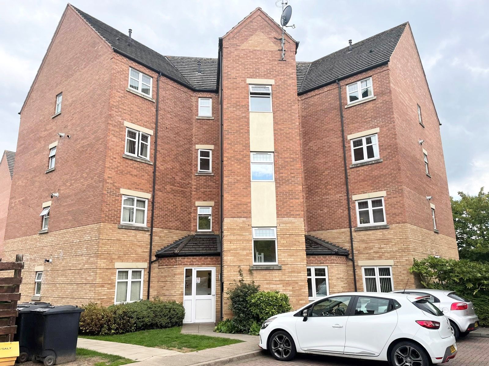 2 bed flat for sale in Alder Carr Close, Redditch B98 Zoopla