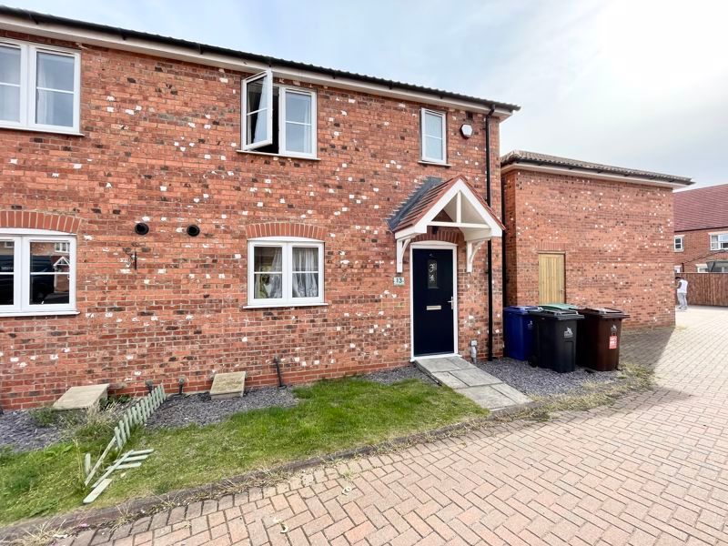 3 bed semidetached house to rent in Pasture Lane, Scartho Top, Grimsby