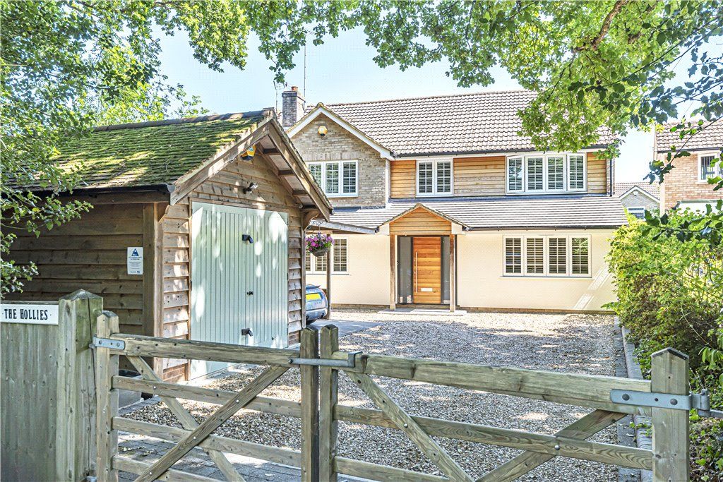 4 bed detached house for sale in Handford Lane, Yateley, Hampshire GU46
