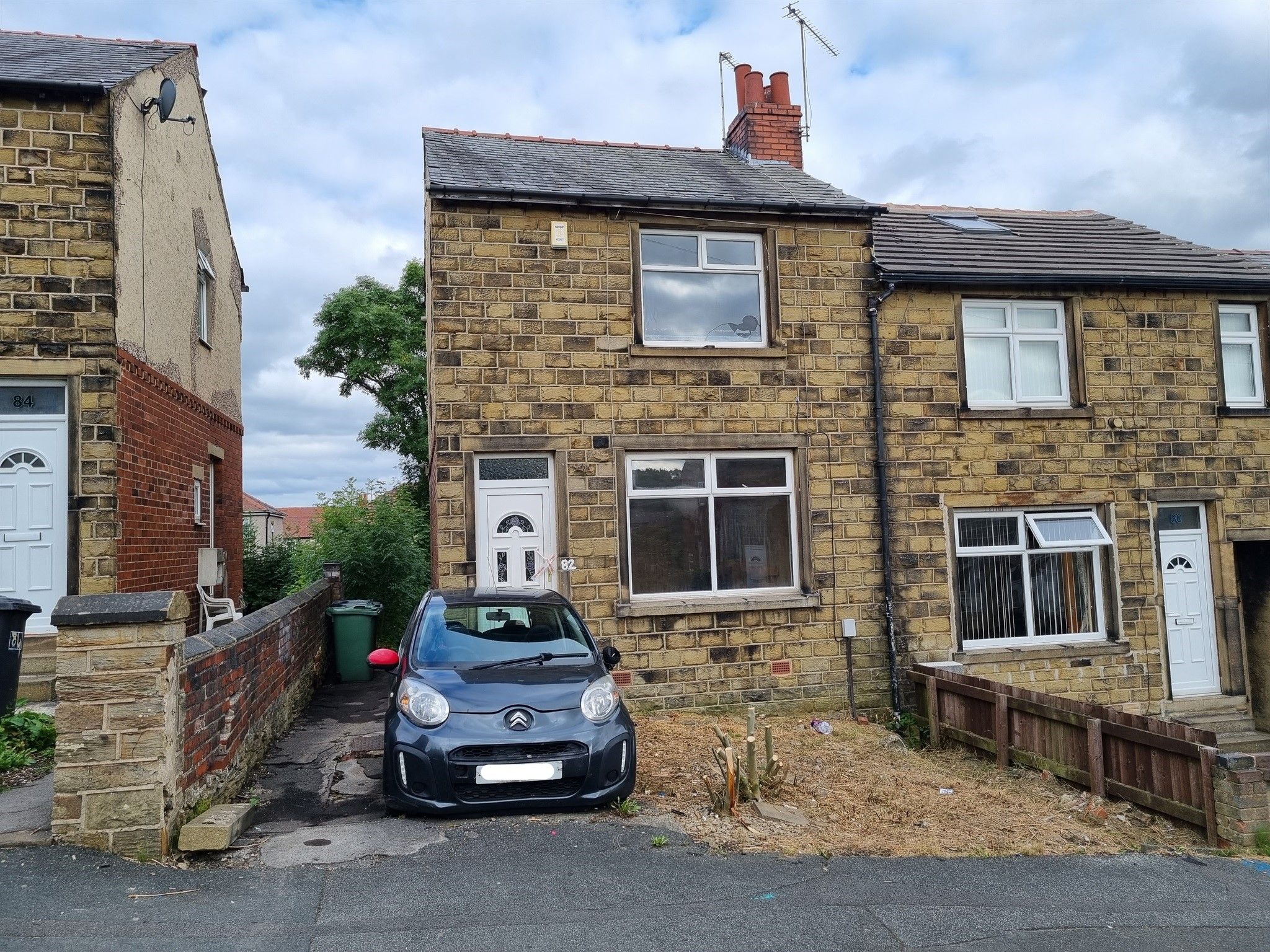 2 bed end terrace house for sale in North Street, Lockwood