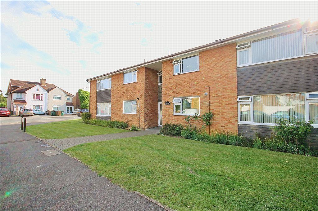 2 bed flat to rent in Alliance Court, Anderson Drive, Ashford