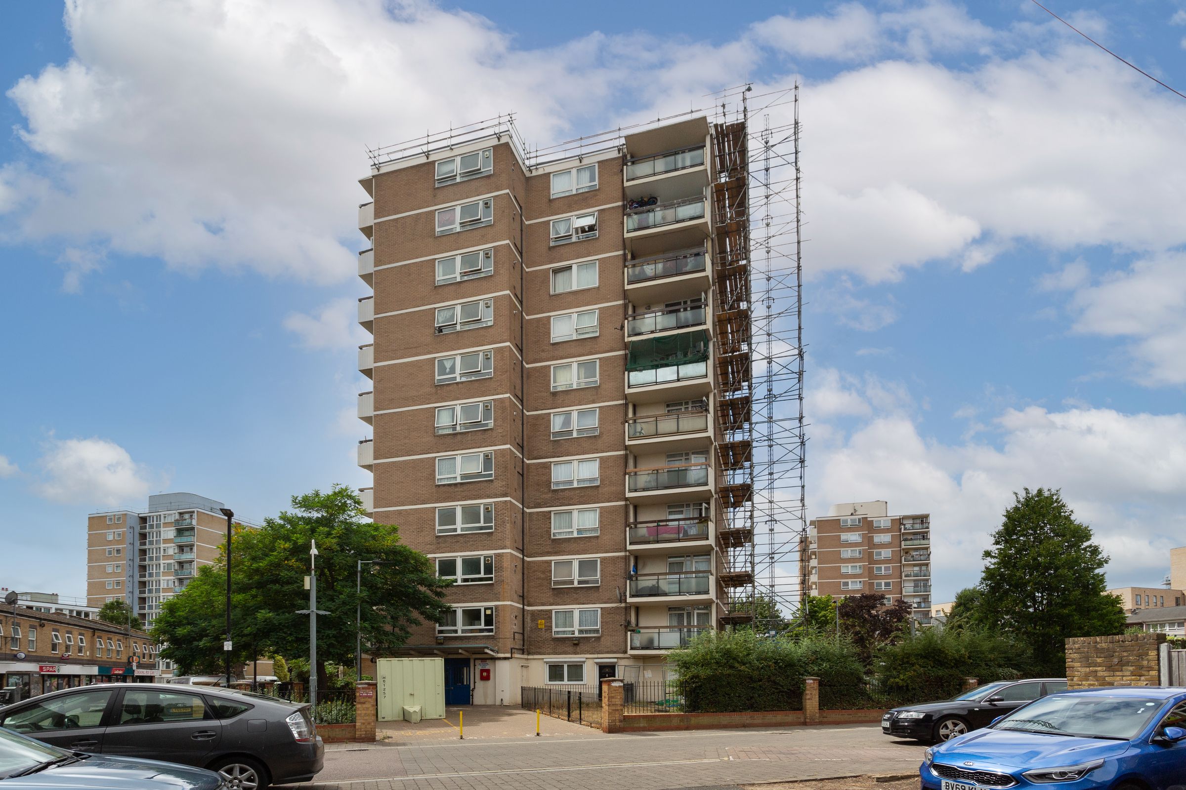 2 bed flat for sale in Ellesmere Street, London E14 Zoopla