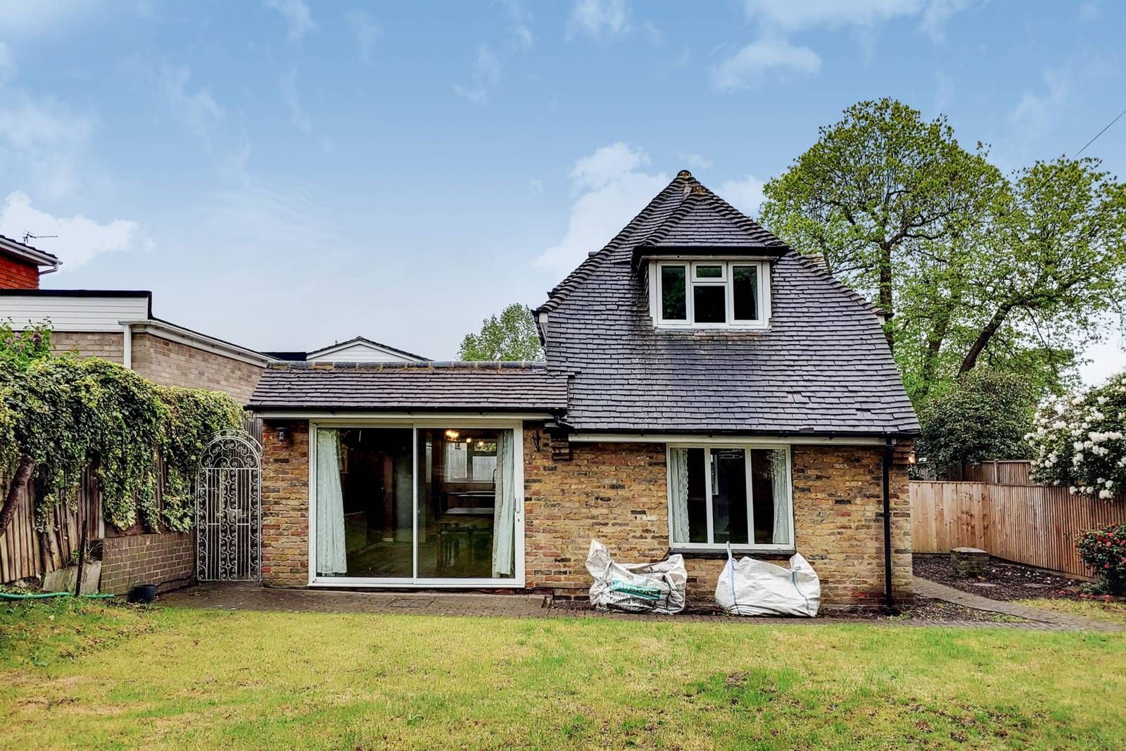 Upper Shirley Road, Coombe Wood, Croydon CR0  