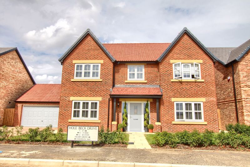 5 bed detached house for sale in Hole Beck Drive, Kirklevington, Yarm