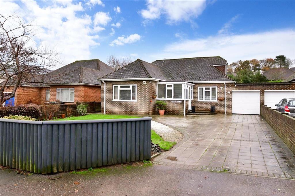 3 bed detached bungalow for sale in Swillers Lane, Shorne, Gravesend