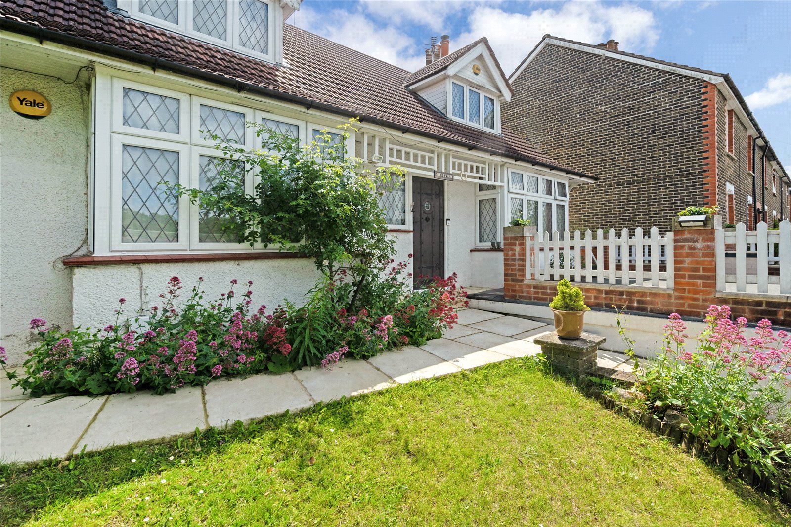 4 bed detached house for sale in Commonwealth Road, Caterham CR3 Zoopla