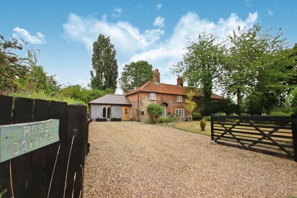 3 bed semidetached house for sale in The Street, Suffield, Norwich NR11 Zoopla