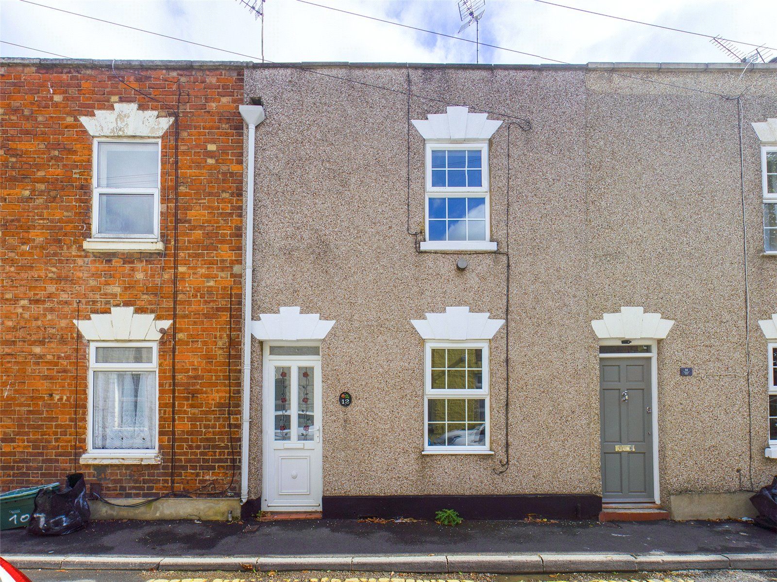 2 bed terraced house to rent in Newland Street, Gloucester