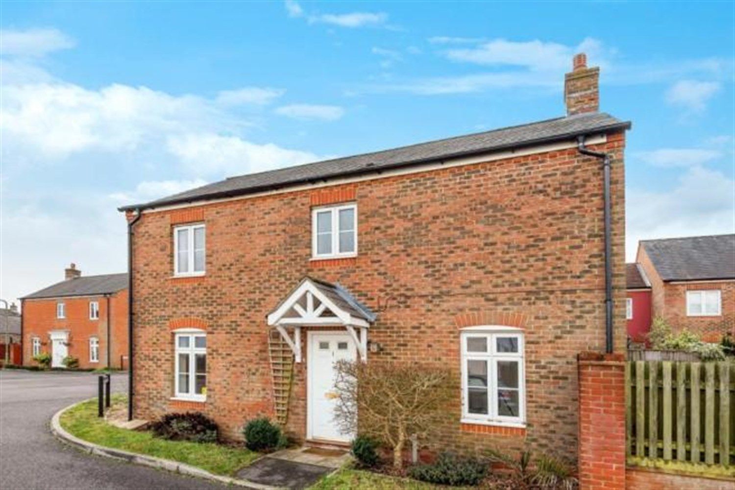 3 bed detached house to rent in Small Close, Petersfield GU31 Zoopla