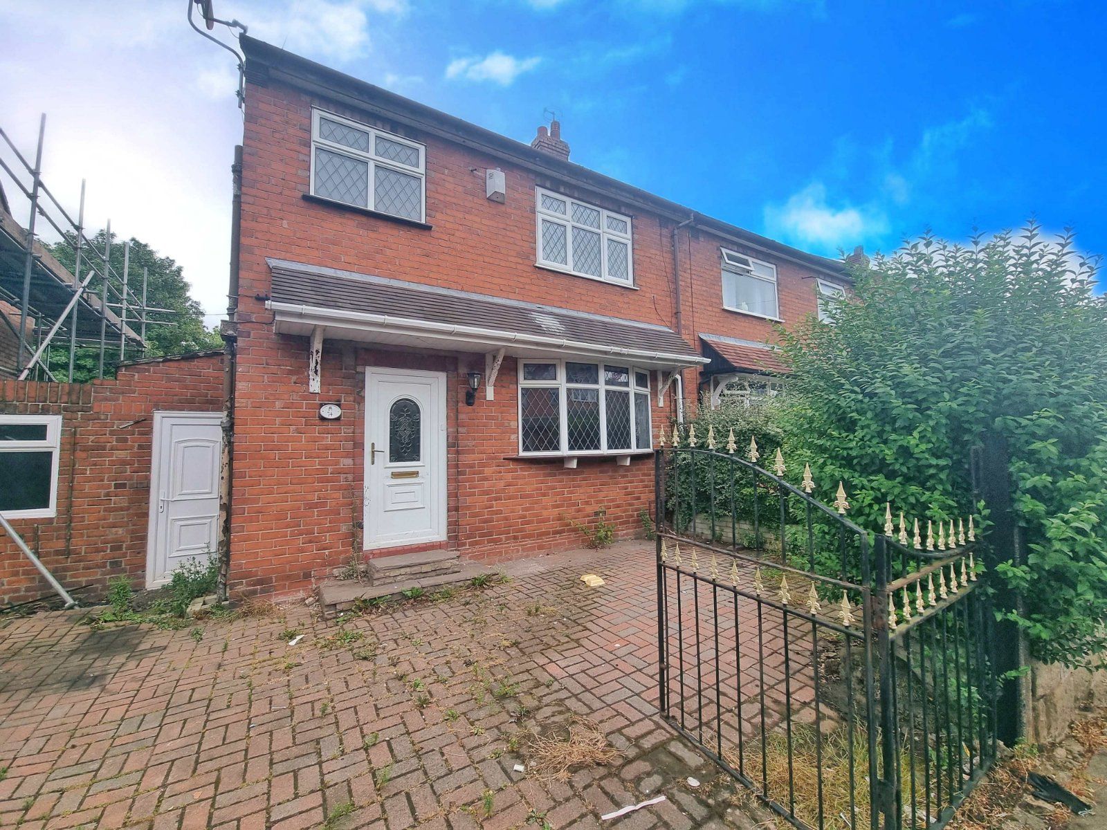 3 bed semidetached house for sale in Highfield Drive, StokeOnTrent