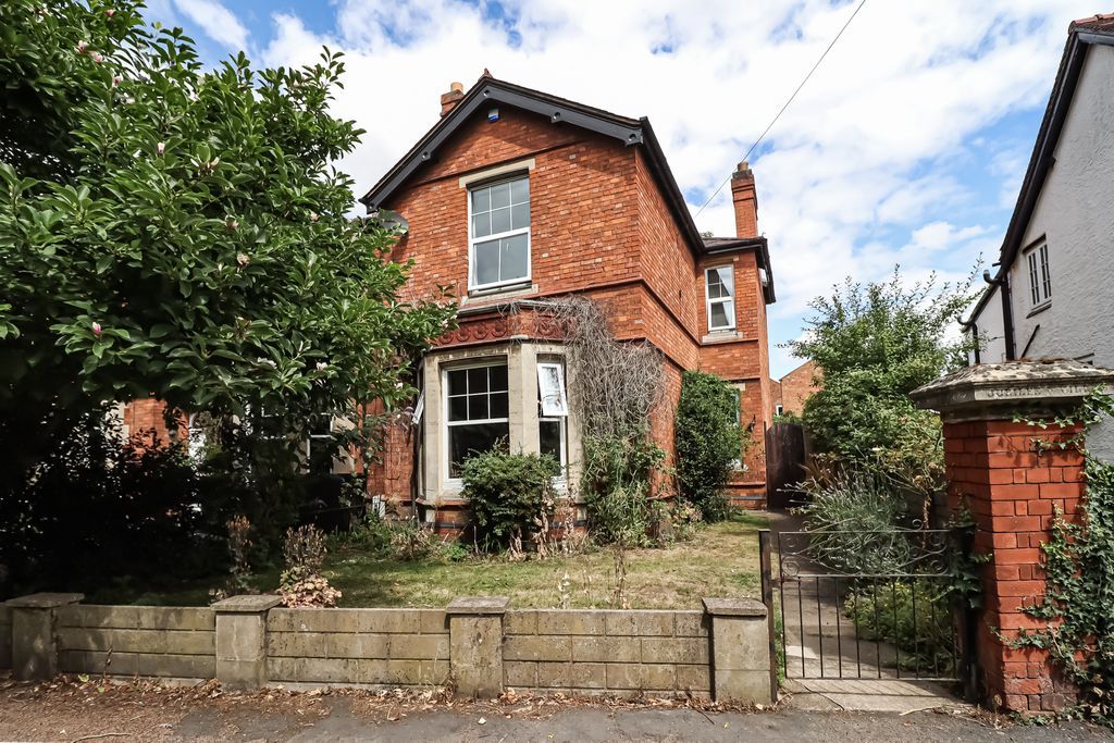 3 bed semidetached house for sale in Coventry Road, Lutterworth LE17